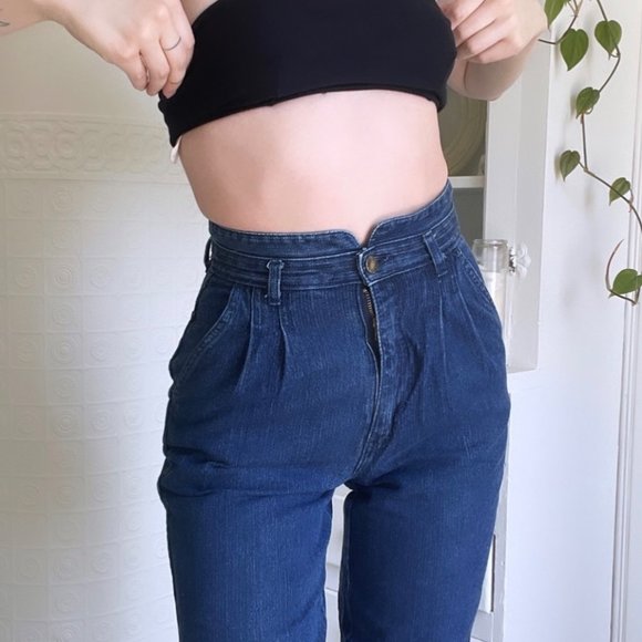 Vintage Denim - Tres Jolie Vintage 80s/90s Ultra High Rise Tapered Blue Jeans